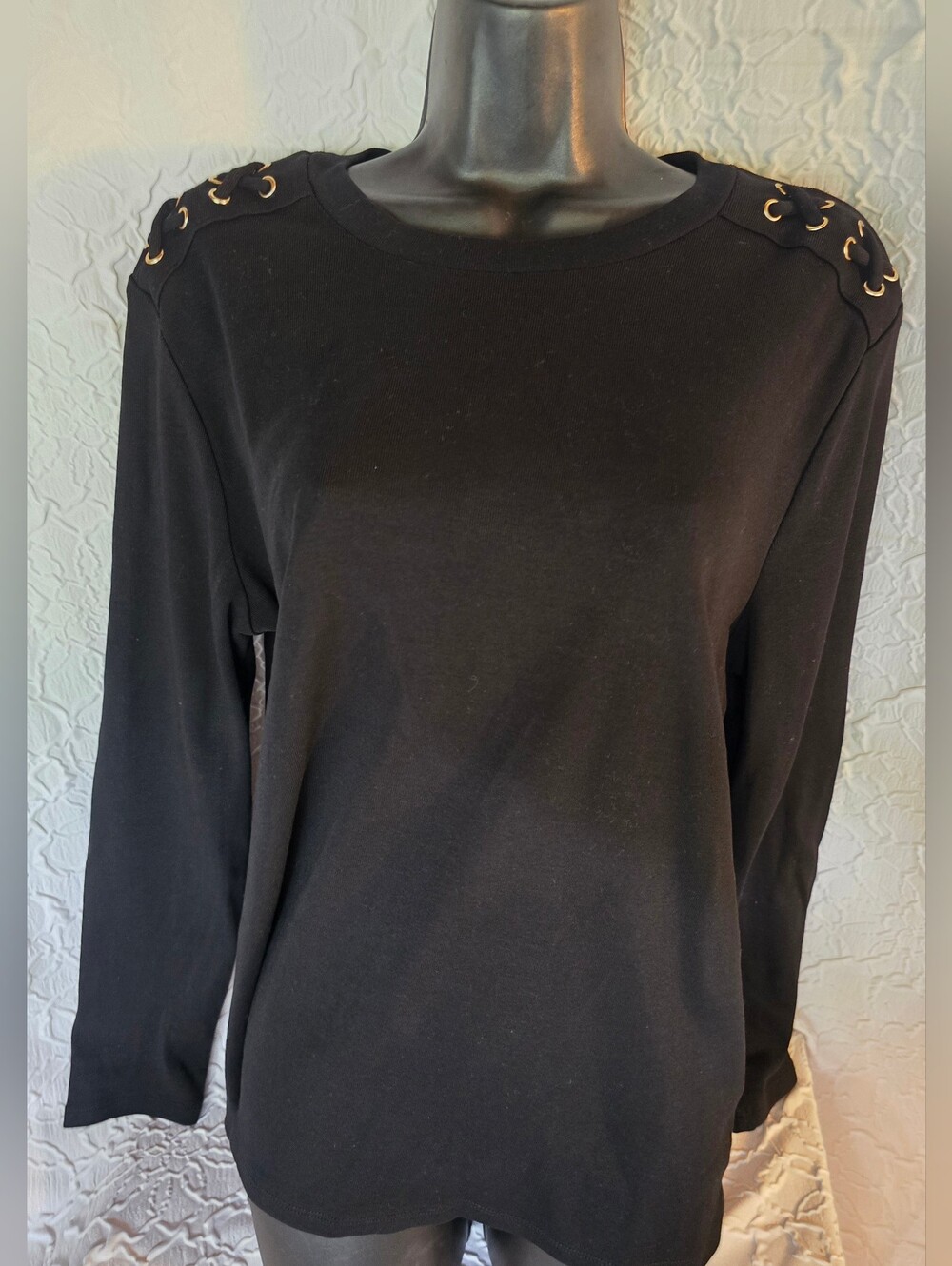 Women’s Black Round Neck Sweater w/ Black & Gold Accent w/Strings Size Large